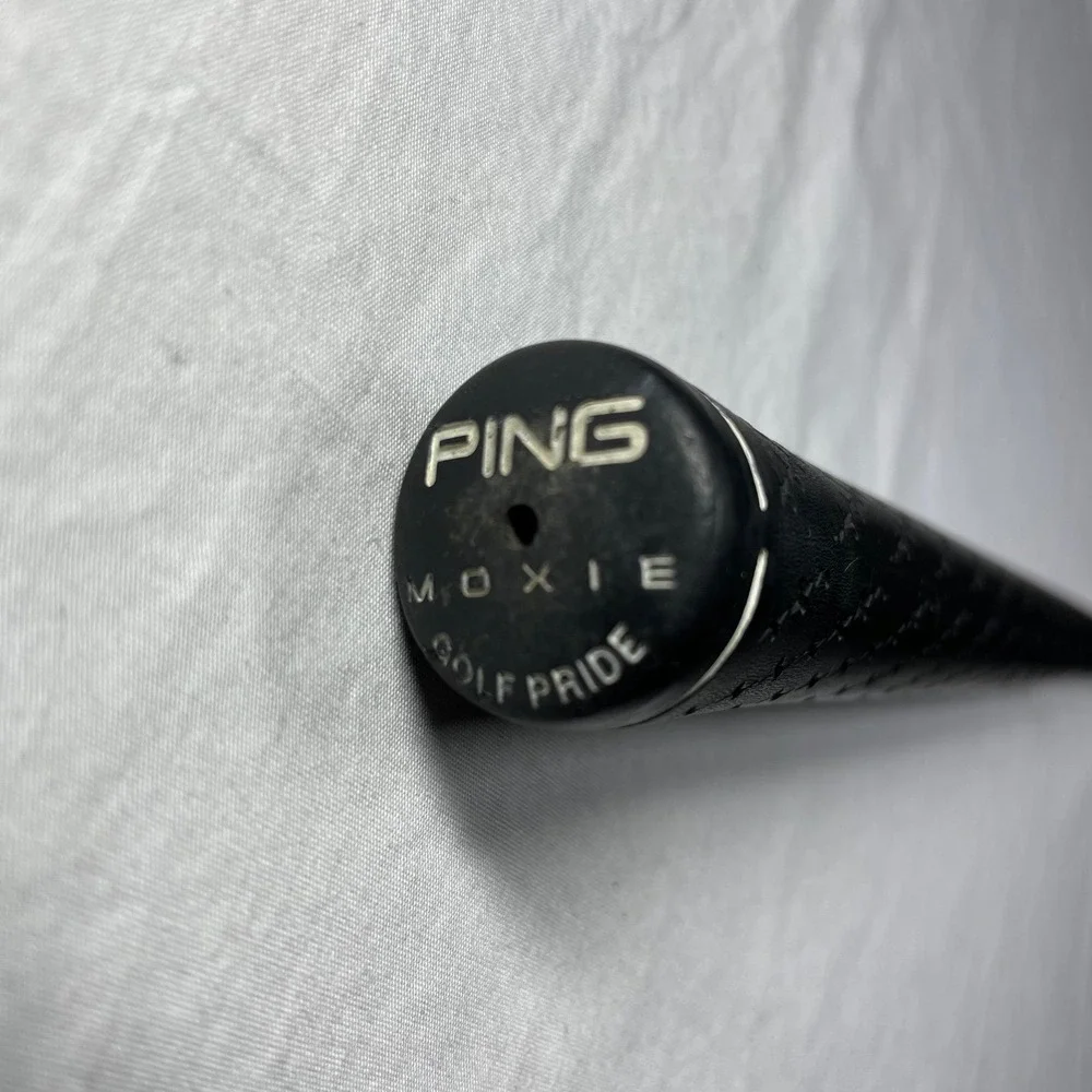 Ping Moxie RH Junior 7-Iron, Y-Flex Ping Moxie graphite shaft,‎ Ping grip.